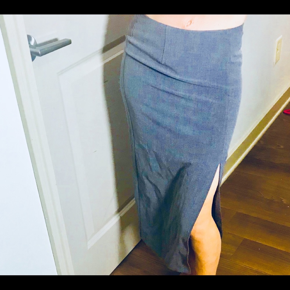 Gray pencil skirt